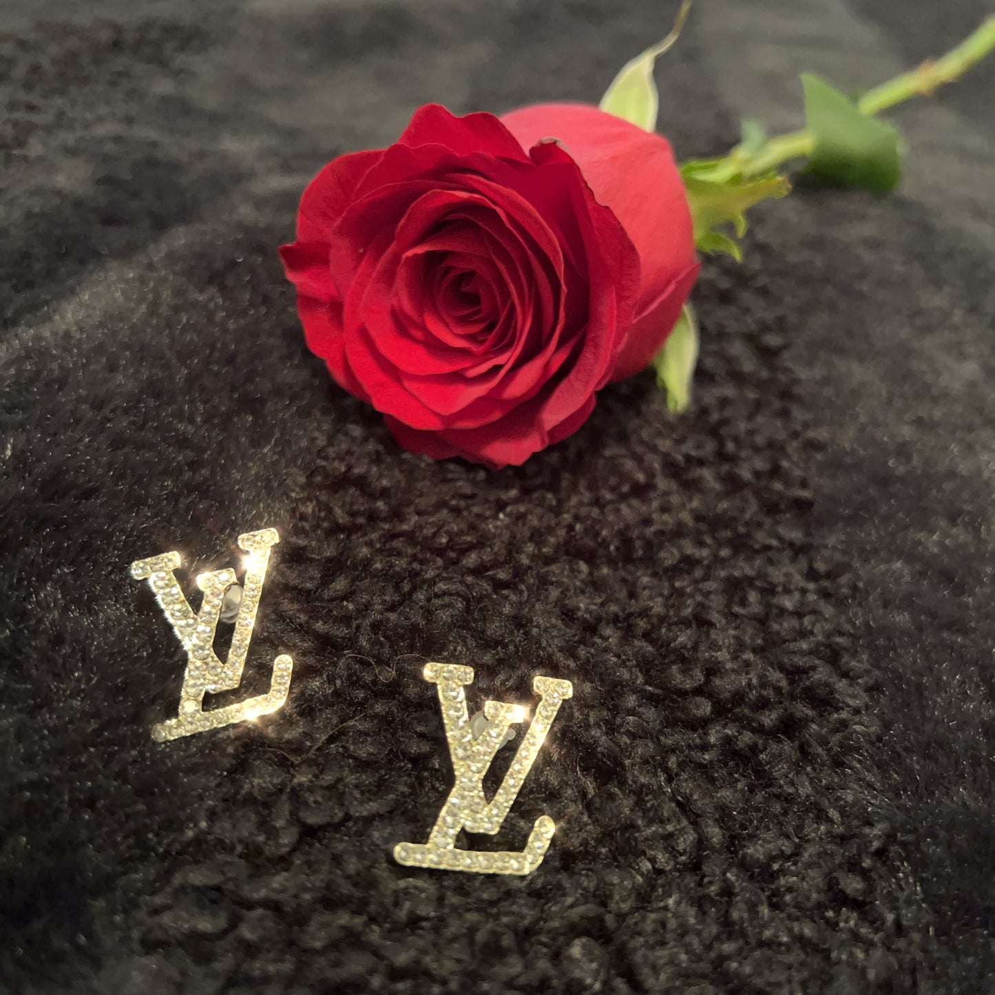 LV Sweetheart Earrings